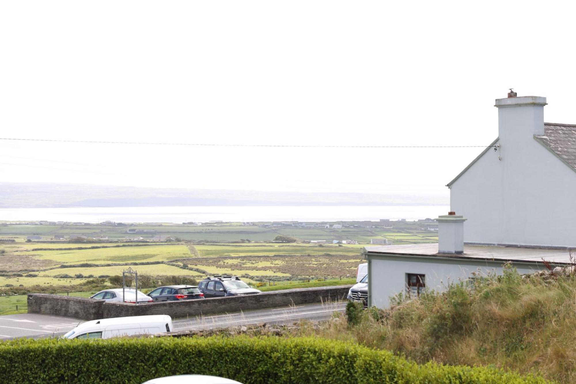 Next Stop Cliffs Of Moher Лісканнор Екстер'єр фото